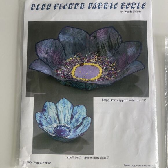 Blue Flower Fabric Bowls Wanda Nelson & Pot Holders Eva Holen Sewing Patterns - Picture 2 of 5